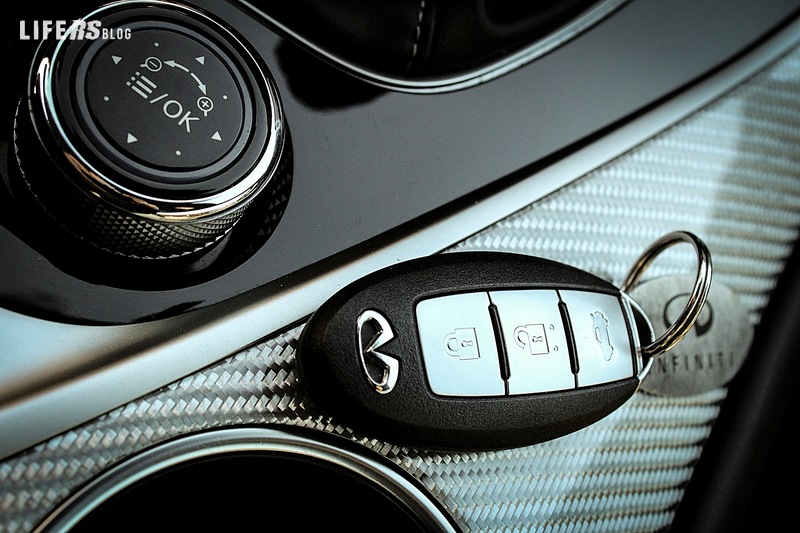 Infiniti Q60 S 8