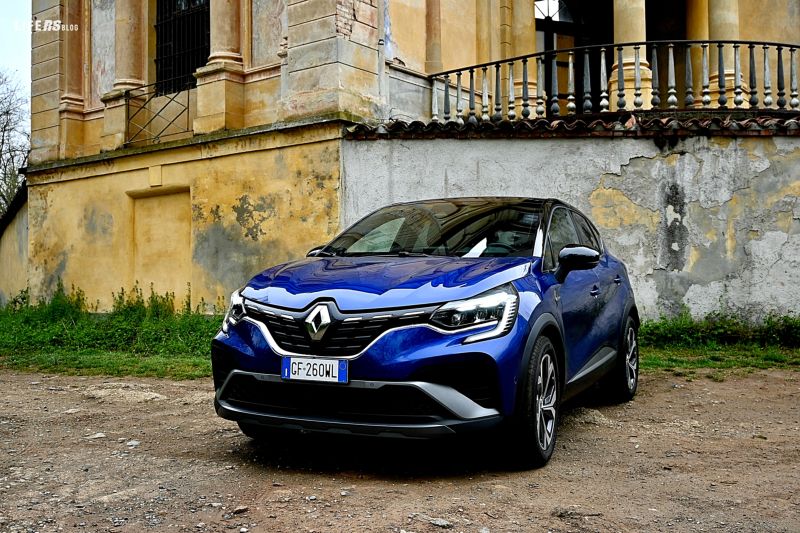 Renault Captur Hybrid E-TECH - 1