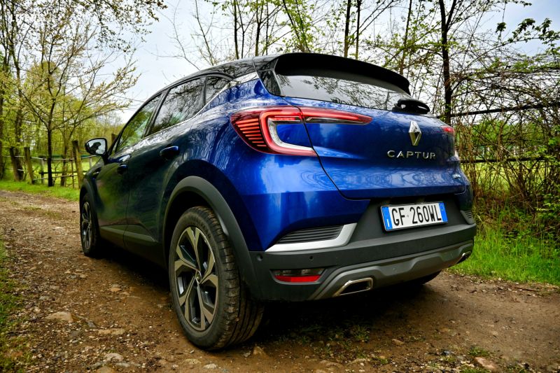 Renault Captur Hybrid E-TECH - 3