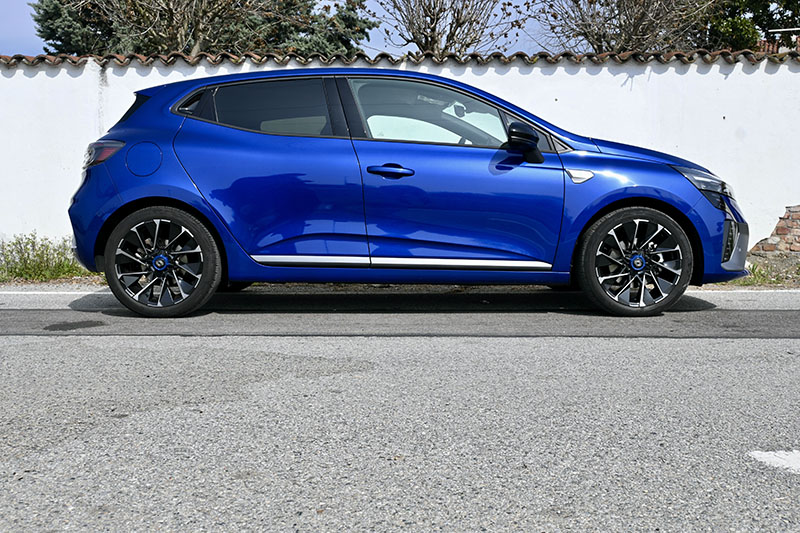 Test Drive Renault Clio E-tech Esprit Alpine