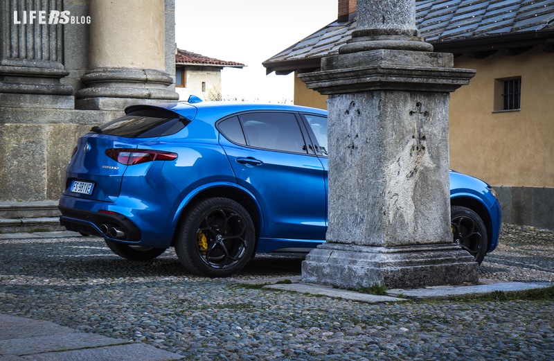 Alfa Romeo Stelvio Quadrifoglio 1