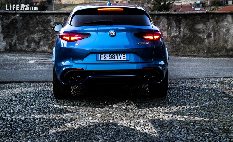 Alfa Romeo Stelvio Quadrifoglio 3
