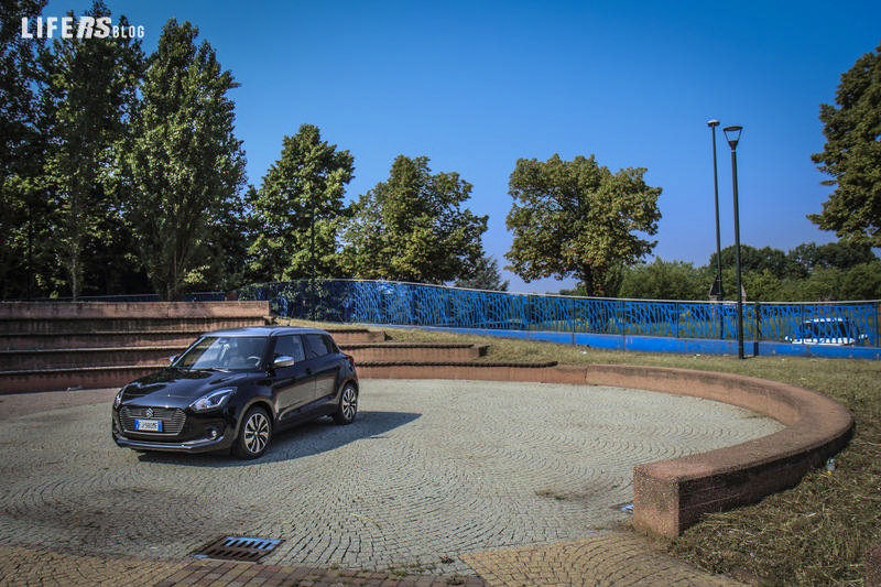 Suzuki Swift 1