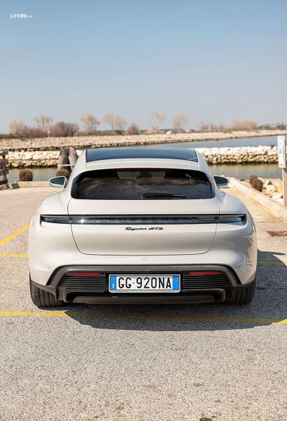 Porsche Taycan GTS Sport Turismo - 20