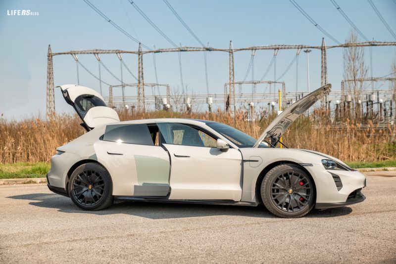 Porsche Taycan GTS Sport Turismo - 13