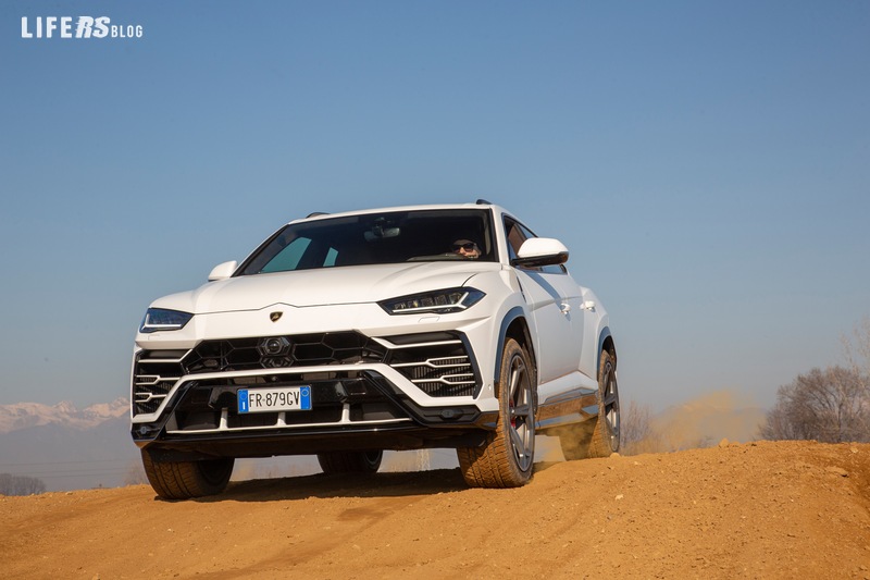 Lamborghini Urus 13
