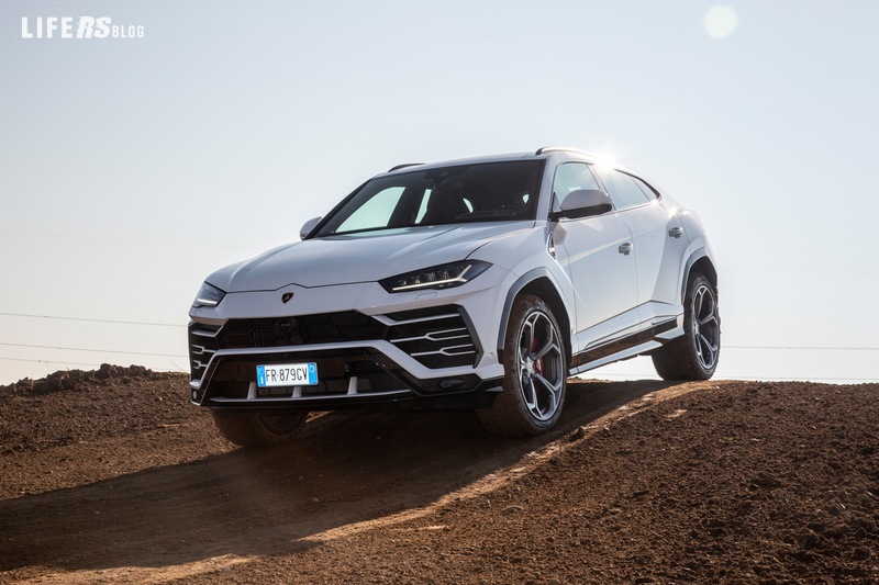 Lamborghini Urus 16