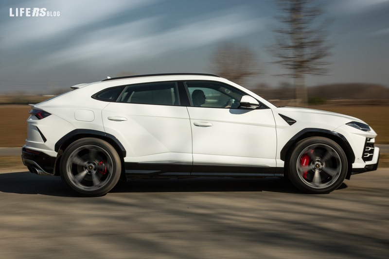 Lamborghini Urus 3